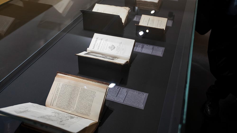 Diese Bücher sind mit Raffaels Werken illustriert