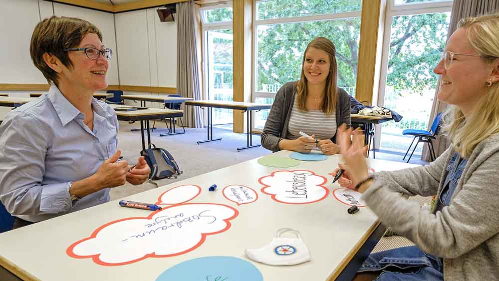 Adelheid Ruck-Schröder (li.) kümmerte sich bislang um die Vikarsausbildung im Predigerseminar Loccum