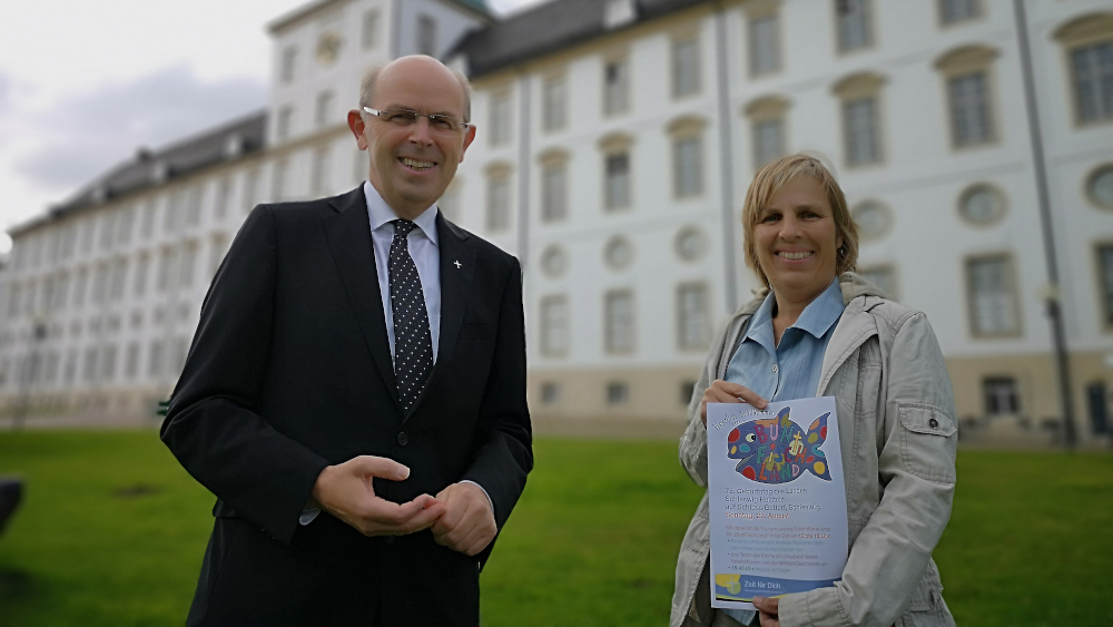 Bischof Gothart Magaard und Tourismuspastorin Brigitte Gottuk freuen sich auf die Gespräche auf dem Bürgerfest.