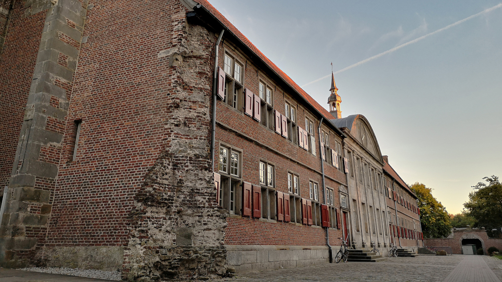 Kloster Frenswegen bei Nordhorn fast an der niederländischen Grenze ist der Schauplatz von Birgit Szymanskis Geschichten. 