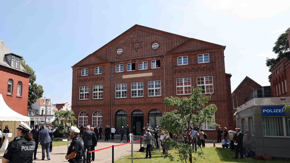 Ein Jahr nach dem Ende der Sanierungsarbeiten wurde die Lübecker Carlebach-Synagoge feierlich wiedereröffnet. 