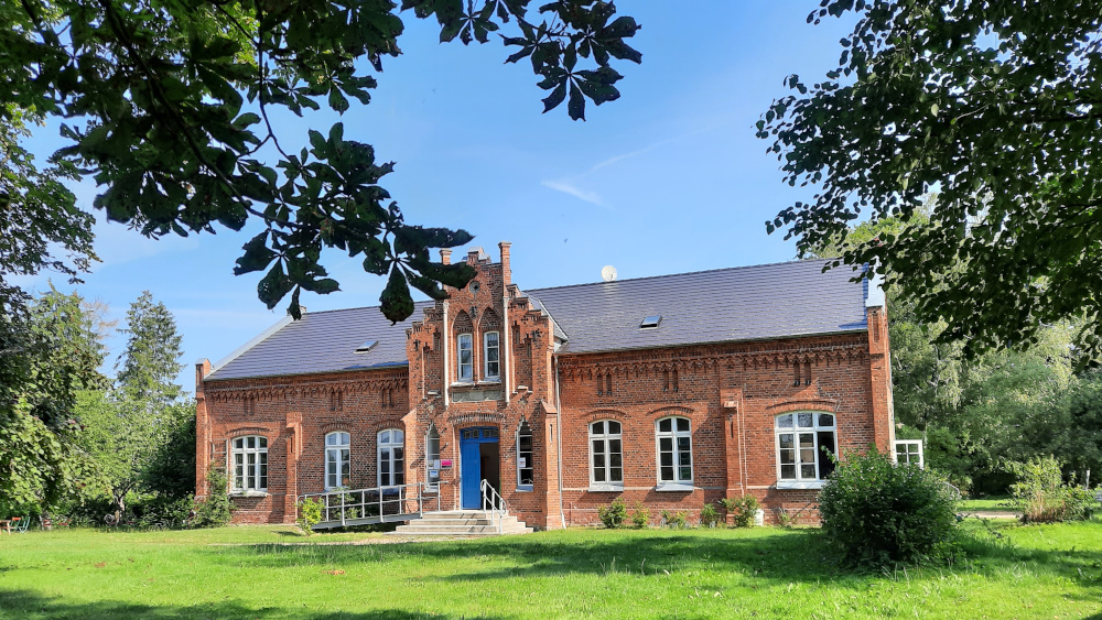 Ein „Haus des Lebens“ soll das Pfarrhaus werden. Der Kirchengemeinderat freut sich, dass wieder Bewegung in die Gemeinde kommt.