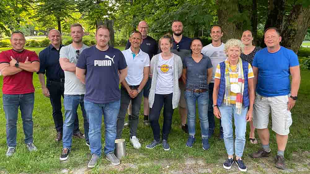 Angehörige des Kommandos SES Ostfriesland nahmen an der Rüstzeit von Militärpfarrerin Ulrike Fendler (vorn rechts)im Kloster Frenswegen teil