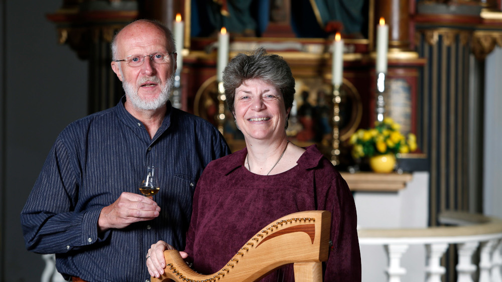 Diakon Volker Lindenberg und seine Frau Regina Donath geben in Seminaren ihr Wissen über das Heilmittel der Mönche weiter.