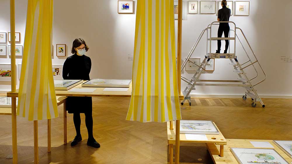 Viele spielerische Elemente schmücken die Janosch-Ausstellung im Hamburger Museum für Kunst und Gewerbe