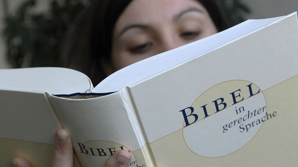 Die "Bibel in gerechter Sprache" wird neu aufgelegt