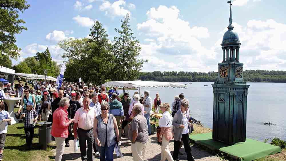 Zu Pfingsten 2012 feierte die Nordkirche ihre Gründung in Ratzeburg mit Gottesdienst und Volksfest. Auch diesem Thema hat sich der Verein gewidmet