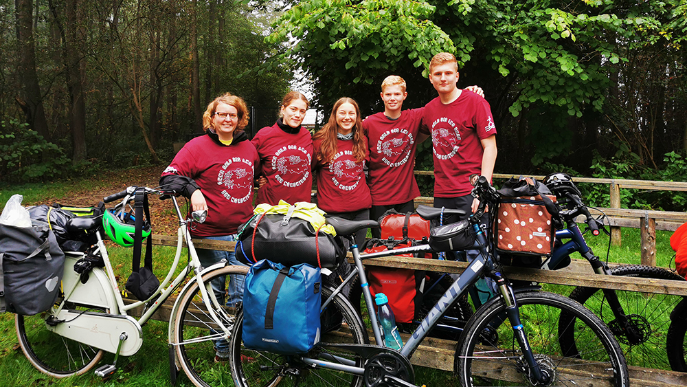 Anna Lena Ihme, Lona Jessen, Clara Brandt, Boi  Nielsen und Lewe Clasen (v.l.) fuhren mit dem Rad von Niebüll nach Rostock ohne einen Cent im Gepäck.