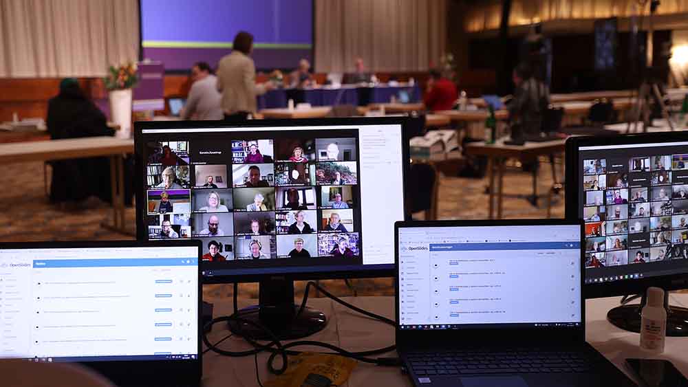 Der Tagungssaal in Travemünde ist leer, die Synode tagt weitgehend digital