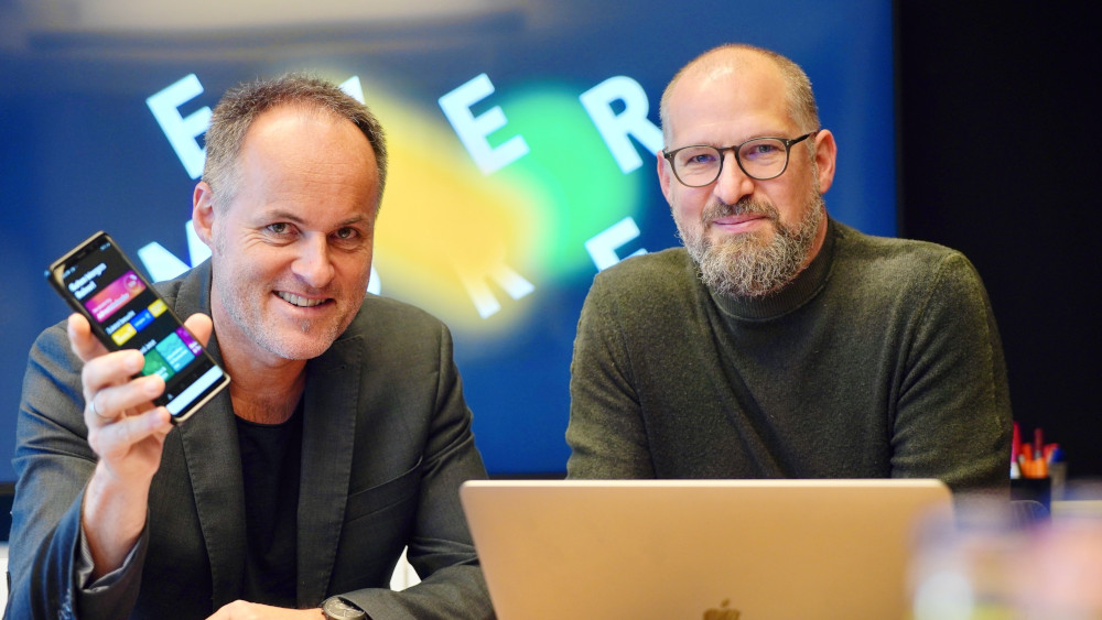 Diakon Rainer Koch (l.) und Nico Mühlan von „Gobasil“ haben die Entspannungs-App erstellt.