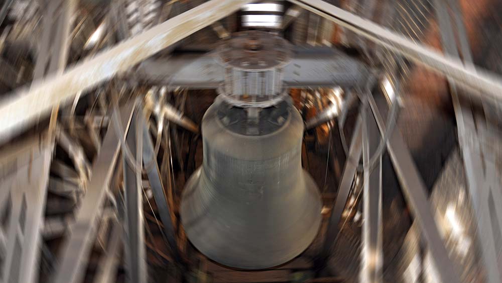 Für die einen ist es ein "sakraler Brauch" – und für andere "nerviges Gebimmel"