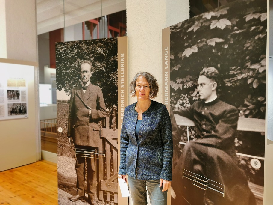 Karen Meyer-Rebentisch in der Gedenkstätte Lutherkirche