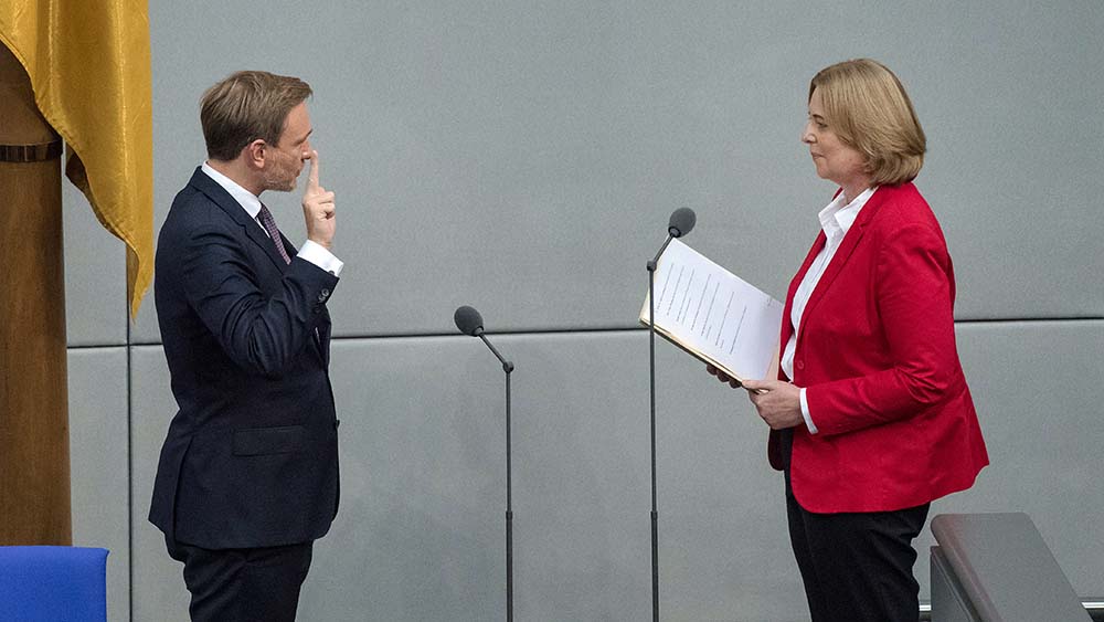 Christian Lindner sprach den Eid mit der Gottes-Formel