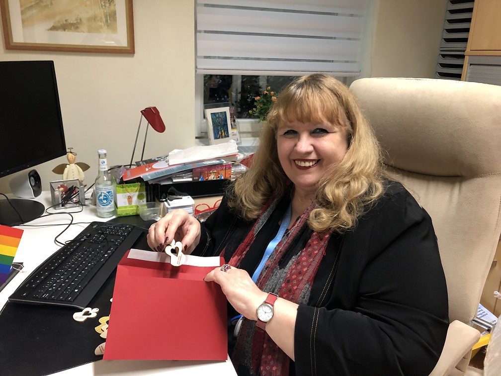 Renate Endrulat in ihrem Büro