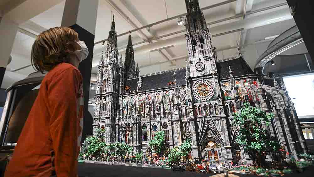 "Brickminster Cathedral" in seiner ganzen Pracht
