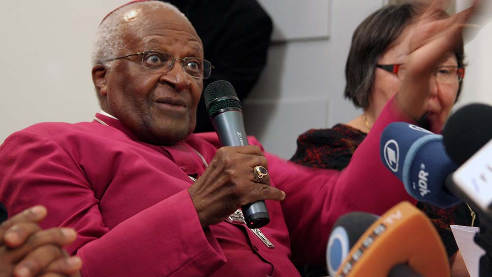 Gestenreich: Desmond Tutu bei einer Pressekonferenz im Dezember 2009