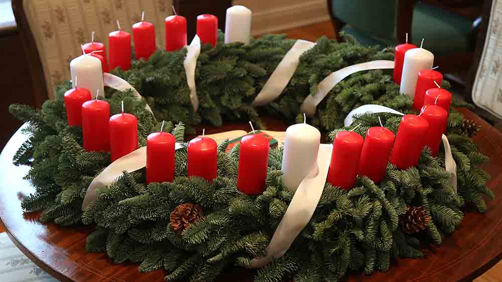 Image - Diakonie überreicht Wichern-Adventskranz an Landtagspräsidentin