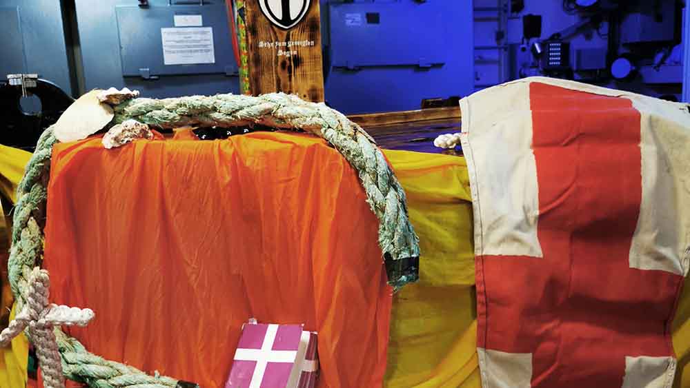 Der Altar auf dem Kriegsschiff "Elbe"