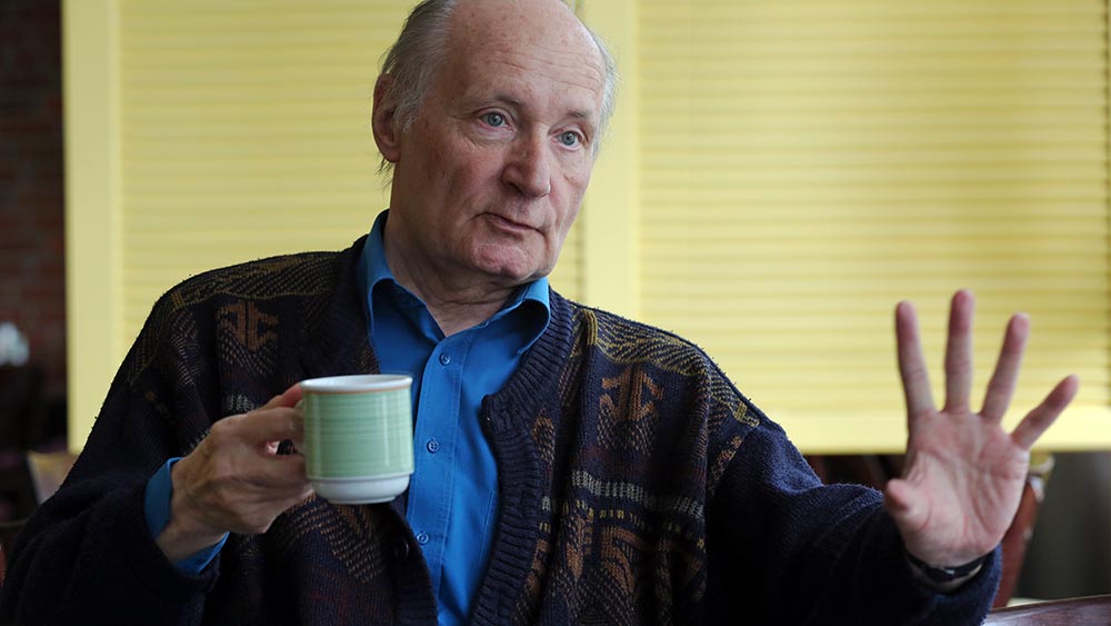 Der Theologe und Kirchenkritiker Eugen Drewermann stellt sich klar gegen eine Aufrüstung im Ukrainekrieg