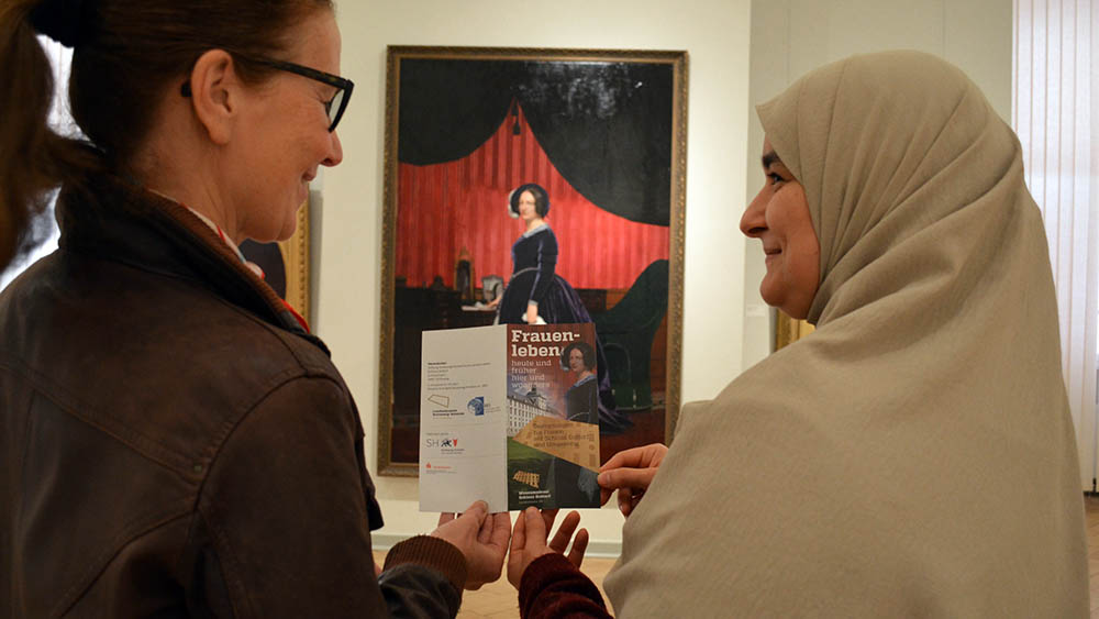 Regelmäßig am Freitag laden Nicole Gifhorn (l.) und Lubna Kalleh zu Begegnungen für Frauen ein