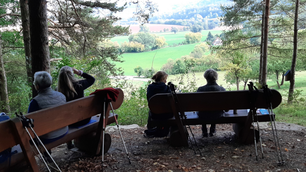 Zum Pilgern gehört es, innezuhalten und die Natur auf sich wirken zu lassen.