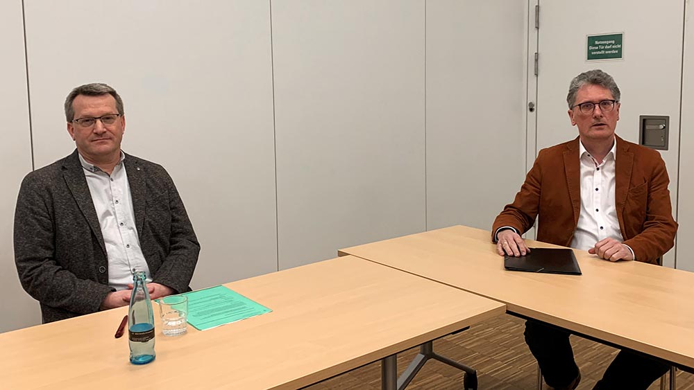 Propst Thielko Stadtland (li.) mit seinem ehemaligen Kollegen Thomas Bergemann