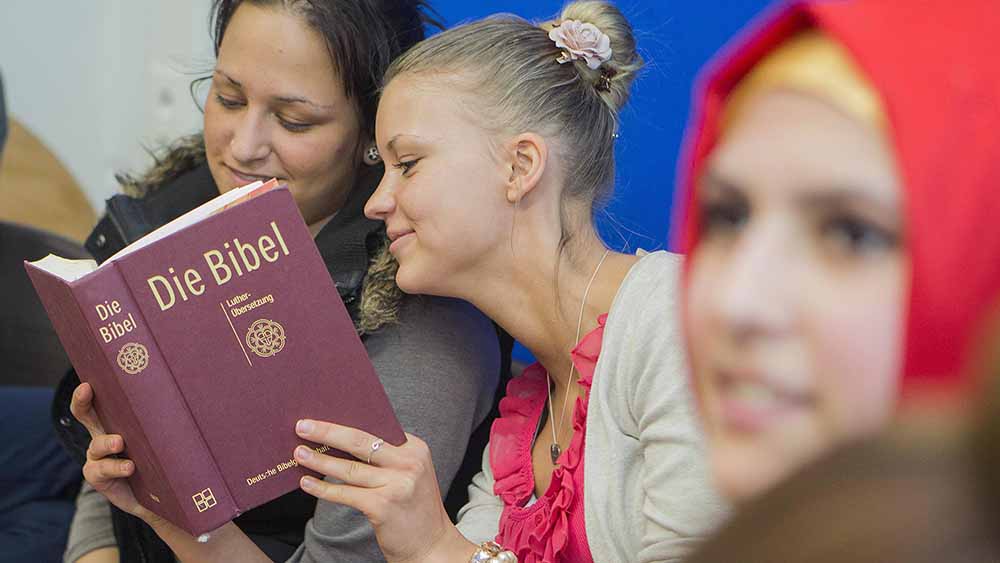 Auch das Erzbistum Hamburg will sich wohl am "Religionsunterricht für alle" beteiligen (Symbolbild)