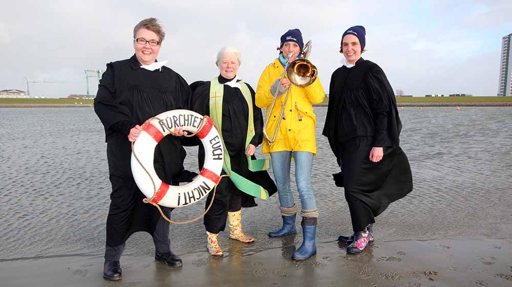 Die Organisatorinnen des Tauffestes in der Familienlagune von Büsum (von links): Ina Brinkmann, Astrid Buchin, Anne Petersen und Ulrike Verwold