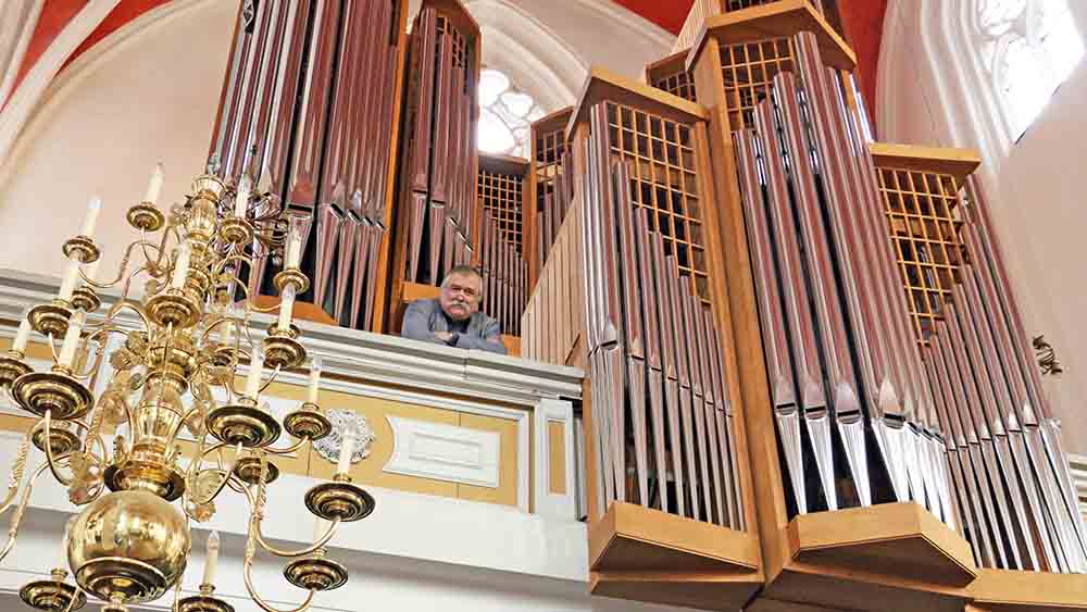 Blick auf die Orgelpfeifen