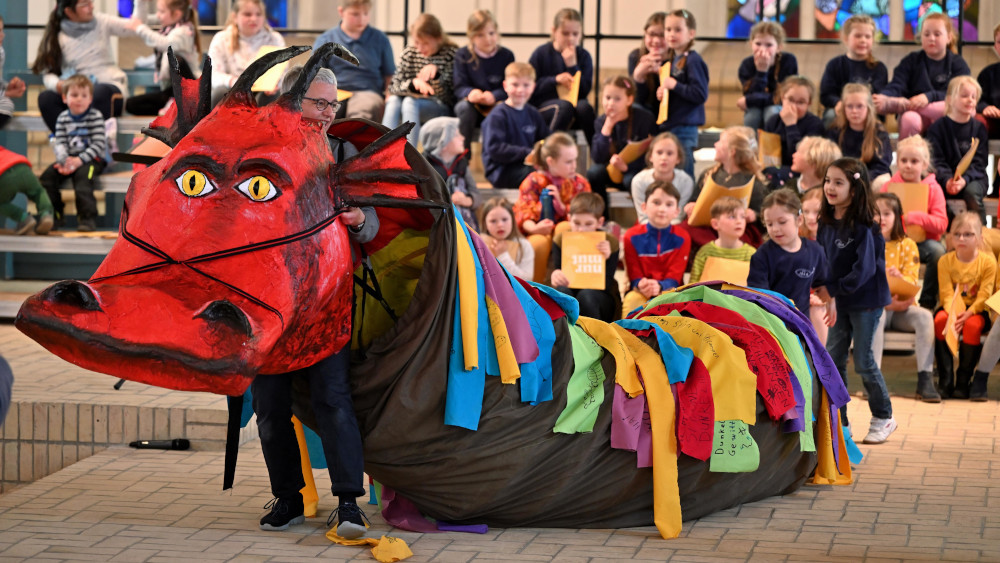 Bereits am 30. April fand in Plön ein Kinderchortag statt. Auch hier ging es um die Kantate „Georg - Nur Mut!“.