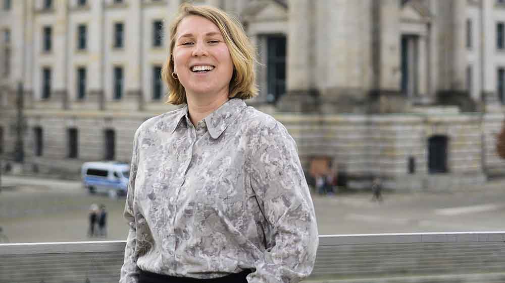 In Berlin setzt sich Denise Loop für die Westküste ein