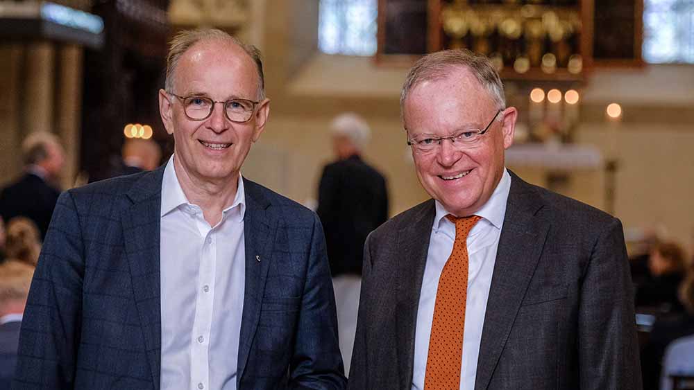 Landesbischof Ralf Meister (li.) und Ministerpräsident Stephan Weil