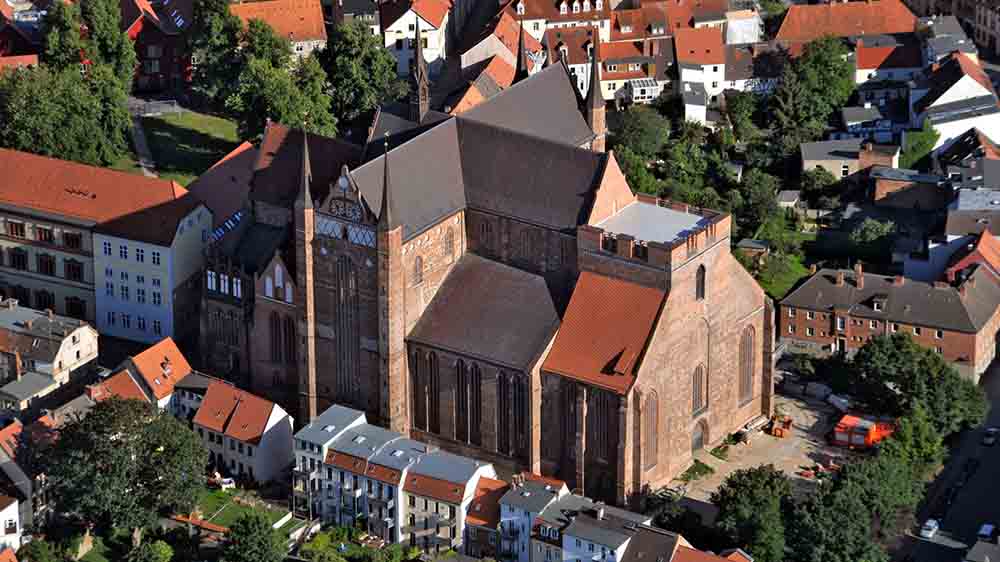 Die wieder errichtete St. Georgenkirche in Wismar