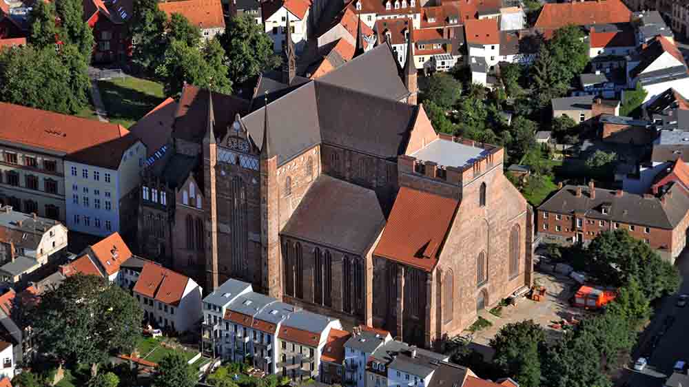Die wieder errichtete St. Georgenkirche in Wismar
