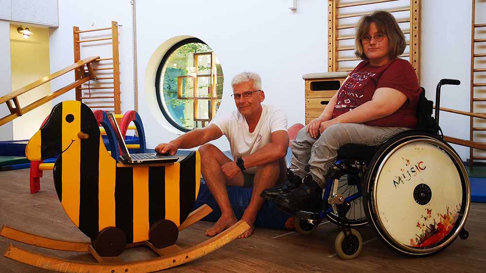 Dietrich Mohr und Julia Schönhoff im Kindergarten "Ruthenberger Rasselbande"