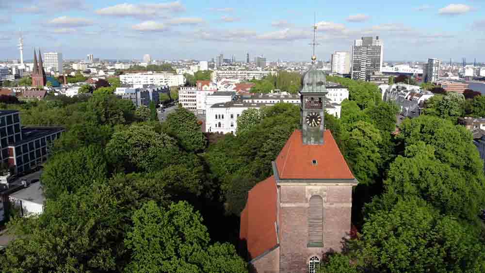 Die Christianskirche steht im Zentrum des Films