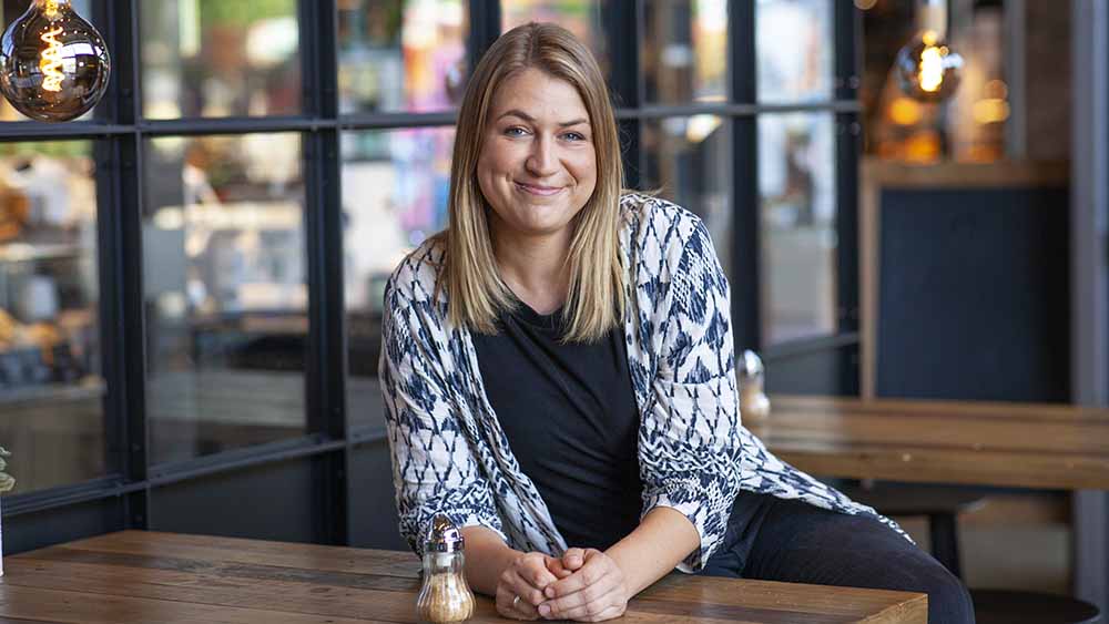 Pastorin Ina Jäckel fährt für den NDR durch den Norden