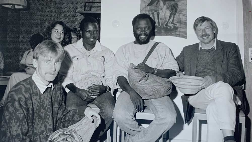 1988 empfängt Klaus Onnasch (re.) Besuch aus Uganda in Kronshagen