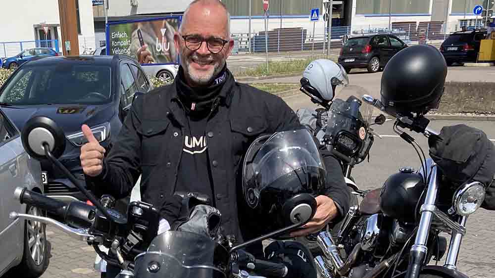 Pfarrer Jacobi auf dem Motorrad