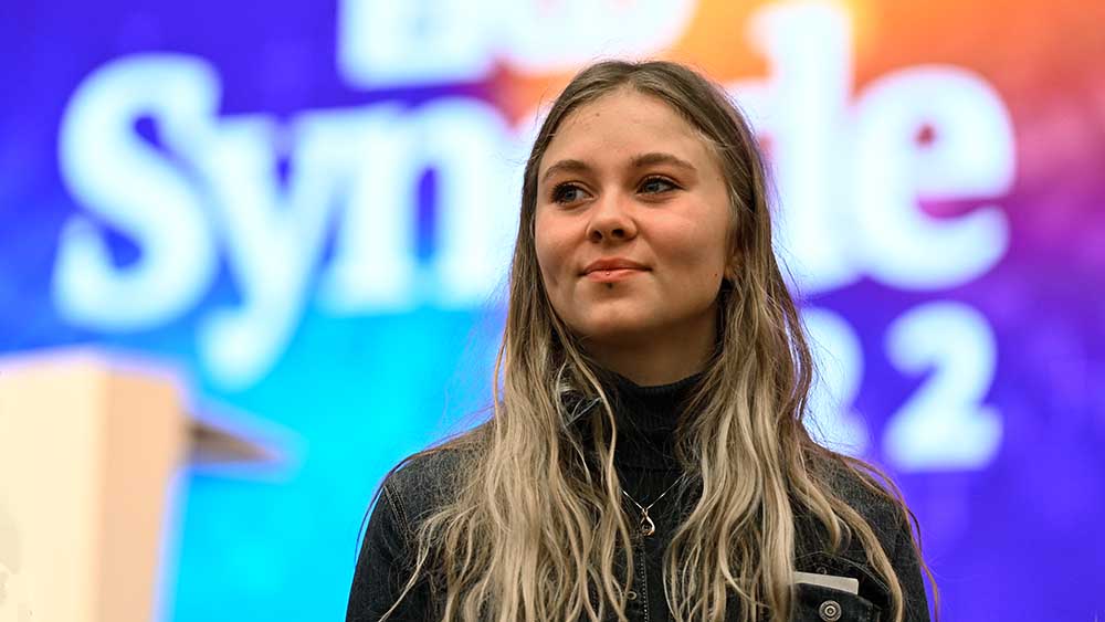 Die Klimaaktivistin Aimee van Baalen sprach vor der EKD-Synode