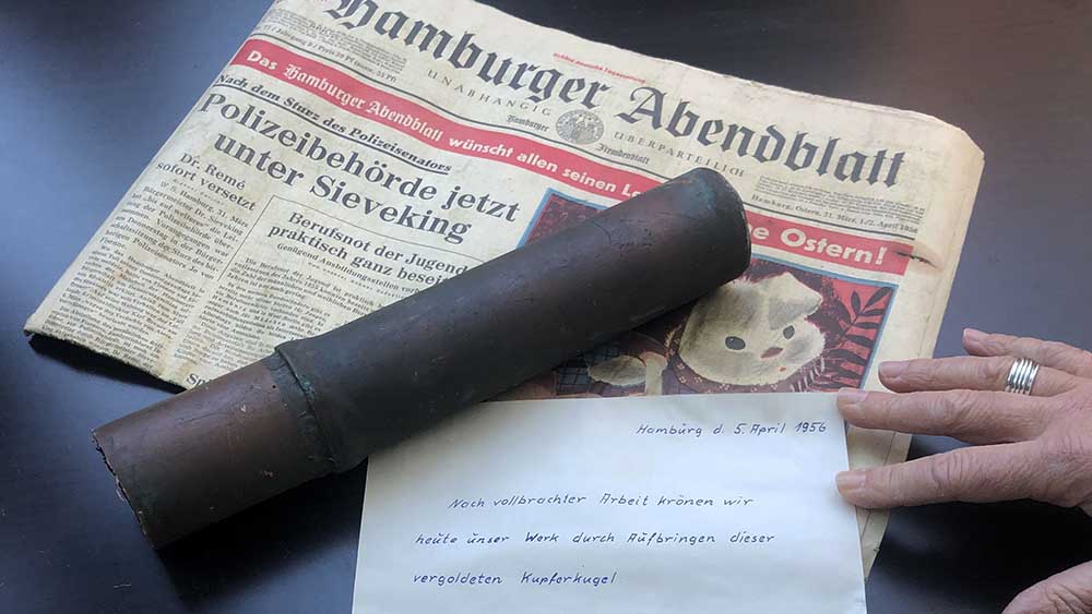 In der Kapsel gefunden: die Oster-Ausgabe 1956 des Hamburger Abendblatts