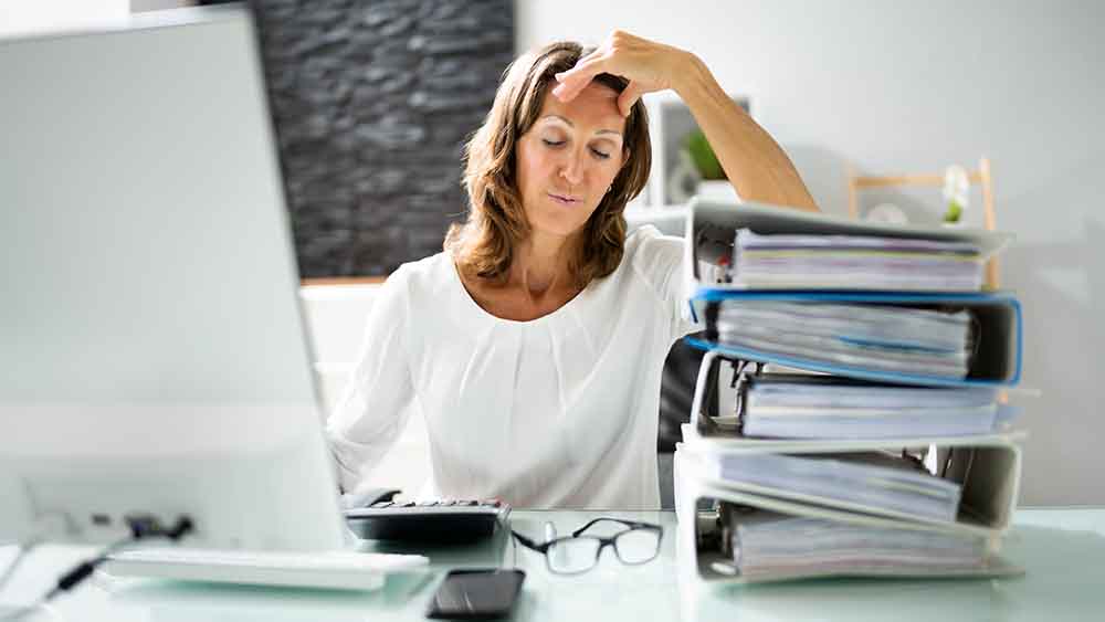 Stress am Arbeitsplatz kann zu psychischen Erkrankungen führen (Symbolbild)