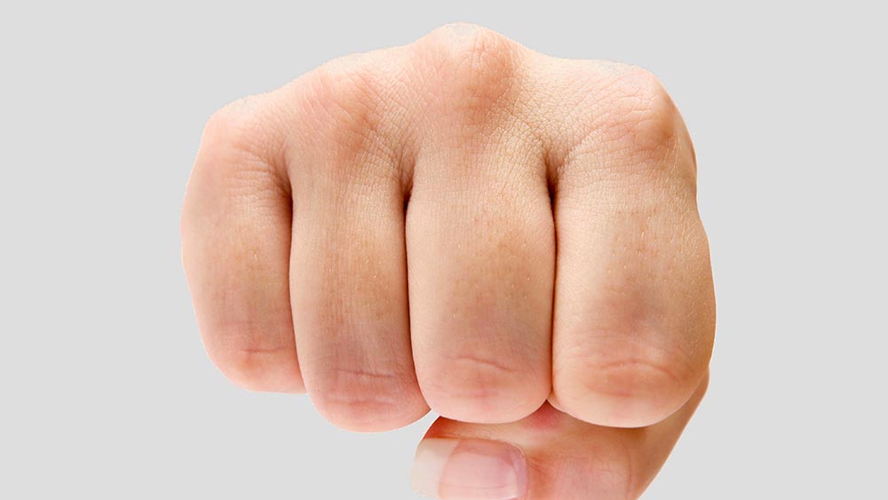 Viele lokale Politiker haben schon die angedrohte Faust gesehen (Symbolbild)