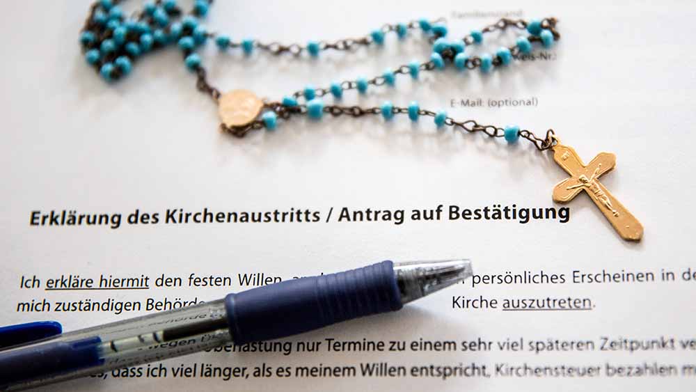 Papier zum Austritt aus der Kirche