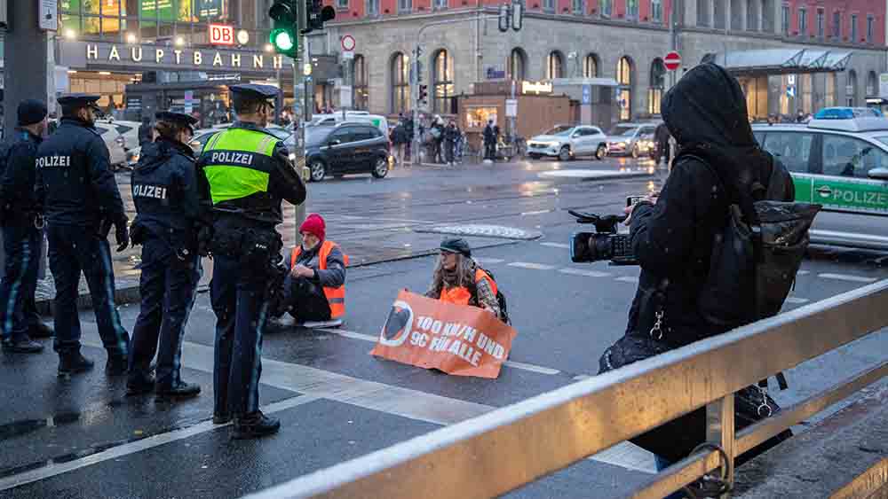 Image - Berliner Bischof Stäblein für Dialog mit der Letzten Generation