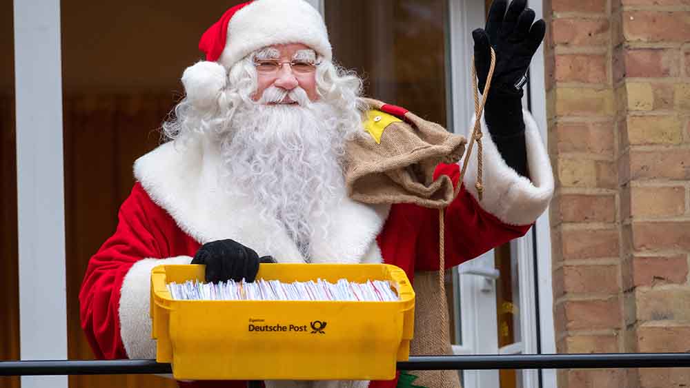 Der Weihnachtsmann hatte viel zu tun, hier auf dem Postamt im brandenburgischen Himmelpfort