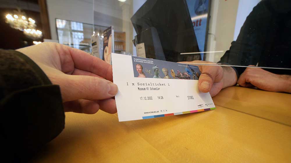 Mit dem Sozialticket kommen arme Menschen billiger in Museen wie hier in Augsburg