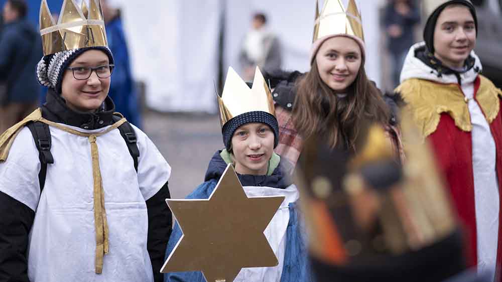 Auch diese jungen Sternsinger waren beim Eröffnungsgottesdienst dabei