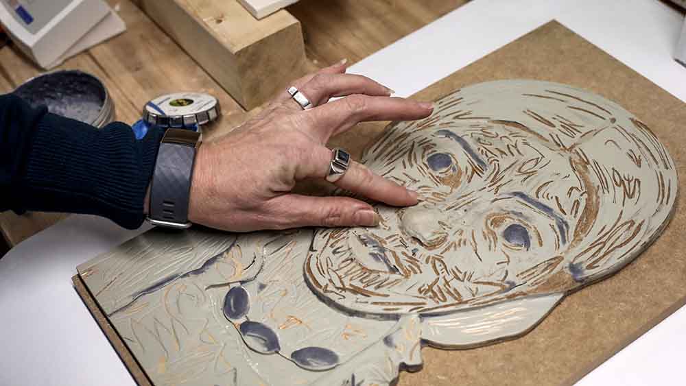 Dieses Selbstbildnis von Paula Modersohn-Becker hat Designerin Sylvia Schalley in ein Tastmodell übertragen