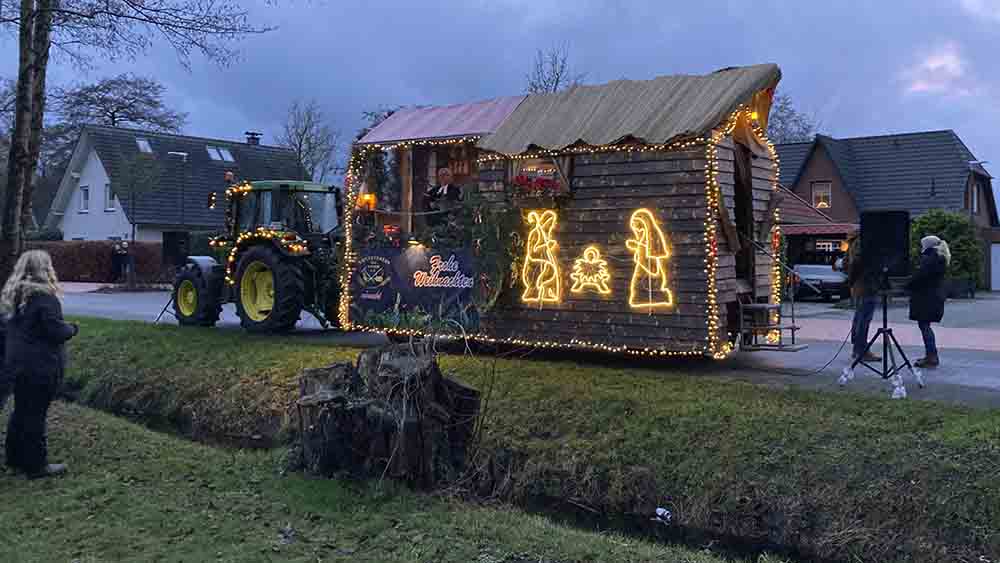 Image - Hier feiert eine Gemeinde ihre “Trecker-Weihnacht”